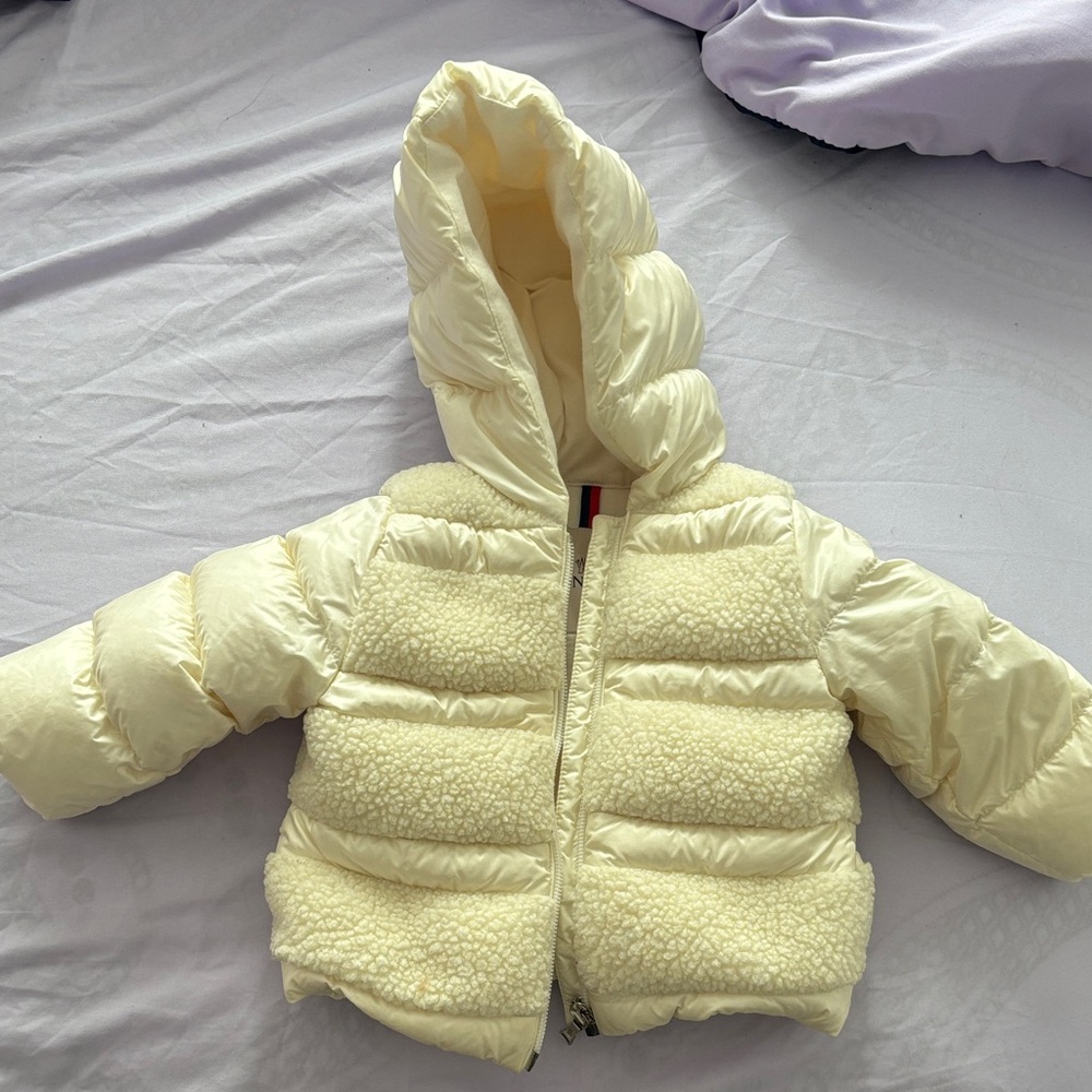 Moncler Kids Cream Hooded Puffer Jacket with Sherpa Panels